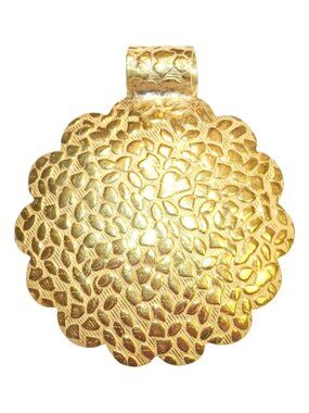 P2638  46mm Gold Hammer Textured Flower Scalloped Round Plated Copper Pendant
